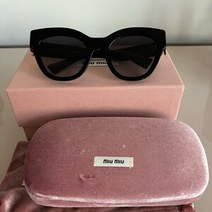 Miu Miu Logo Beveled Acetate Butterfly Sunglasses - Black